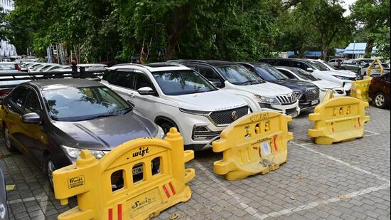 Mumbai, India - Sept. 7, 2026: Over speeding cars on Coastal Road , seized and kept at Vidhan Bhavan by Mumbai Police in Mumbai, India, on Monday, September 7, 2026. (Photo by Anshuman Poyrekar/Hindustan Times) (Anshuman Poyrekar/HT Photo)