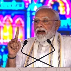 Prime Minister Narendra Modi addresses the inauguration and foundation stone laying of  <span class='webrupee'>₹</span>35,000 crore development projects at an event, in Vadodara, Gujarat