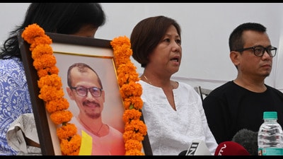 Jyotsana, wife of late musician and guitarist Chongtham Vikram Singh, addresses media at Manipur Bhavan on Tuesday. (RAJ K RAJ /HT PHOTO)