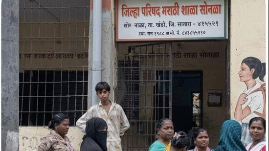 Police said the cook had prepared Khichdi for the students and was trying to open the pressure cooker to serve it when the lid suddenly blew off with force. (HT Photo)