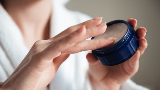 Cleansing balms that are perfect for removing makeup (Magnific)