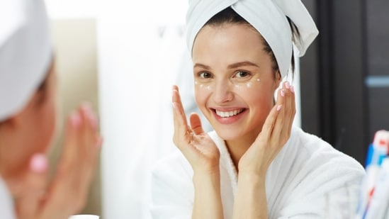 Best moisturiser as per skin type (Freepik)