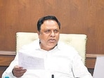 Shelar instructs agencies to act against unauthorised structures near Shivneri Fort