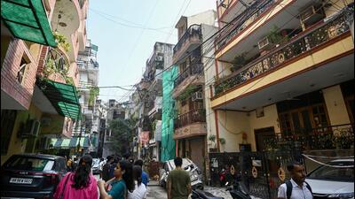 The demand for student housing that has caused several localities such as Satya Niketan near the DU south campus and Kingsway Camp near north campus, with their densely-packed, regulation-flouting housing, to become preferred addresses for students. (Sanchit Khanna/HT Photo)