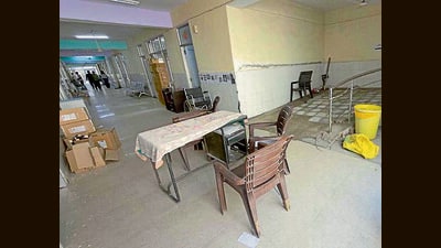 The premises also suffer from poor upkeep, with dust, litter, and stray dogs resting inside the building, raising questions about basic housekeeping and maintenance. (HT PHOTO) The premises also suffer from poor upkeep, with dust, litter, and stray dogs resting inside the building, raising questions about basic housekeeping and maintenance. (HT PHOTO)