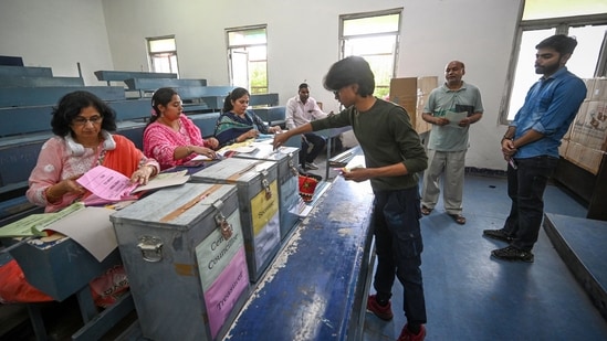 File photo of a student casting his vote during DUSU Elections.