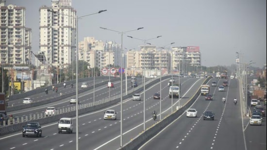 The video showed the vehicle using a button-operated device to conceal its registration number on the Pune-Mumbai Expressway.