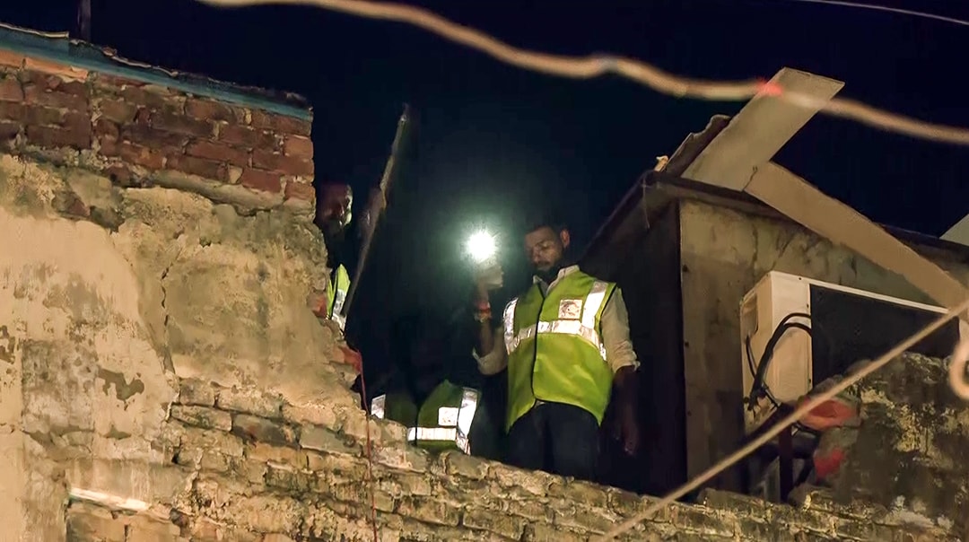  Demolition of the building adjoining the one that collapsed in Satya Niketan on September 6 is underway, in New Delhi on Tuesday.  (ANI Video Grab)