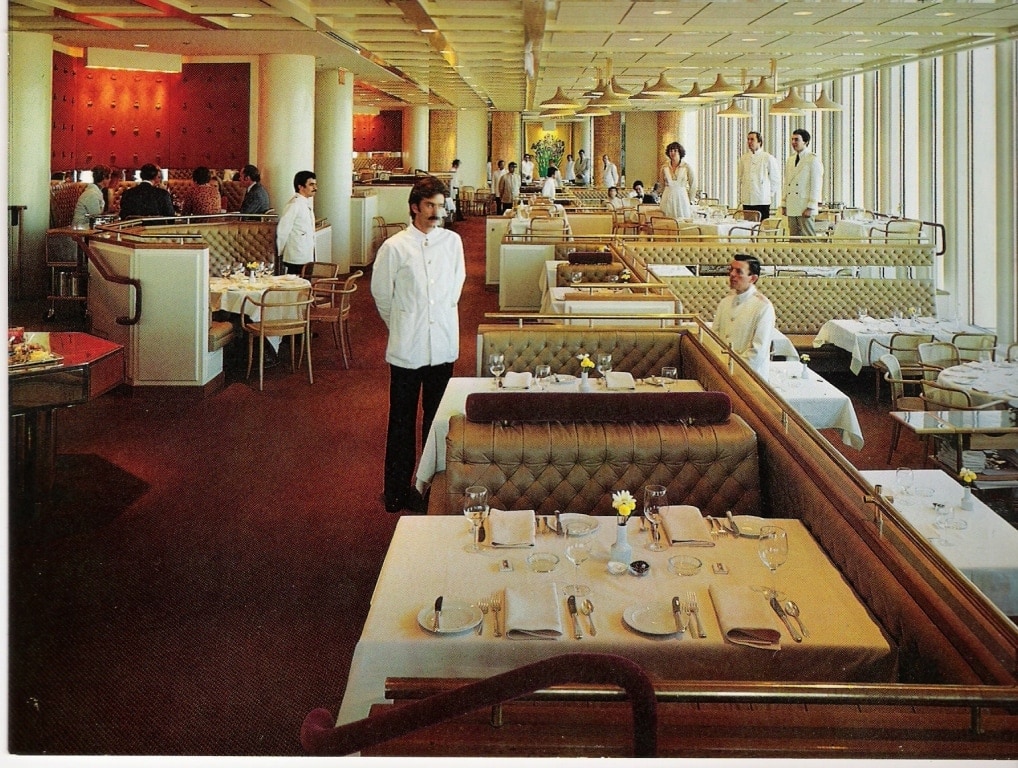 The restaurant and bar together could seat hundreds of people.