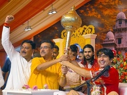 পুজোর সময়ে যাঁরা আমিষ খান, তাঁরা ‘পাখণ্ডী’, অর্থাৎ ভেকধারী বা ভণ্ড বলে ডাকেন বাগেশ্বর