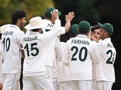 মঙ্গলবার সন্ধ্যায় পোর্টসমাউথের কসমহ্যাম এলাকার একটি ম্যারিয়ট হোটেলে পাকিস্তানের অনূর্ধ্ব-১৯ ক্রিকেট দল অবস্থান করছিল