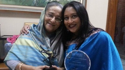 অনিয়ম ও জালিয়াতির অভিযোগের মধ্যে বিশ্ব স্বাস্থ্য সংস্থার (ডব্লিউএইচও) দক্ষিণ-পূর্ব এশিয়া অঞ্চলের পরিচালকের পদ থেকে সরে দাঁড়ালেন সায়মা ওয়াজেদ। অনিয়ম ও জালিয়াতির অভিযোগের মধ্যে বিশ্ব স্বাস্থ্য সংস্থার (ডব্লিউএইচও) দক্ষিণ-পূর্ব এশিয়া অঞ্চলের পরিচালকের পদ থেকে সরে দাঁড়ালেন সায়মা ওয়াজেদ।