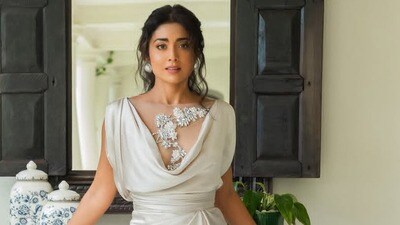 <p>43 ఏళ్ల వయసులో ఈ అందం ఏంటీ? అన్నం తింటున్నారా.. అందం తింటున్నారా? అని నెటిజన్లు కామెంట్లు చేస్తున్నారు. </p> (instagram-Shriya Saran) <p>43 ఏళ్ల వయసులో ఈ అందం ఏంటీ? అన్నం తింటున్నారా.. అందం తింటున్నారా? అని నెటిజన్లు కామెంట్లు చేస్తున్నారు. </p> (instagram-Shriya Saran)