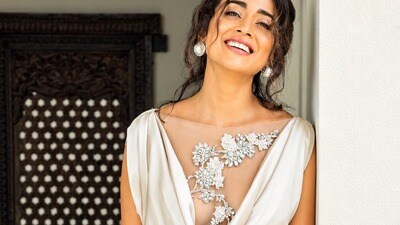 <p>శ్రియా శరణ్ తాజాగా హిందీ దృశ్యం 3 సినిమాలో నటించింది. అజయ్ దేవగణ్ హీరోగా నటించిన ఈ మూవీ ట్రైలర్ లాంఛ్ ఈవెంట్లో శ్రియా ఇలా మెరిసింది. </p> (instagram-Shriya Saran) <p>శ్రియా శరణ్ తాజాగా హిందీ దృశ్యం 3 సినిమాలో నటించింది. అజయ్ దేవగణ్ హీరోగా నటించిన ఈ మూవీ ట్రైలర్ లాంఛ్ ఈవెంట్లో శ్రియా ఇలా మెరిసింది. </p> (instagram-Shriya Saran)