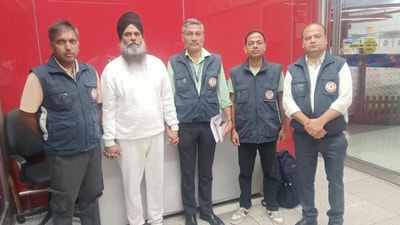 সিবিআই জানিয়েছে, হরনেক সিংকে আমেরিকা থেকে নির্বাসিত করে ভারতে পাঠানো হয়। সিবিআই জানিয়েছে, হরনেক সিংকে আমেরিকা থেকে নির্বাসিত করে ভারতে পাঠানো হয়।