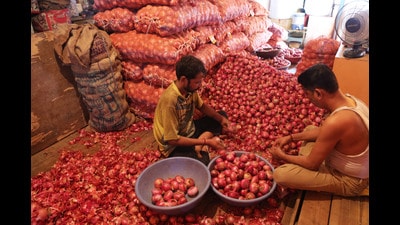 Thane, India - May -26 2026: (in thane Onion market ) Meanwhile, the fall in onion prices has triggered protests among farmers across Maharashtra, including Nashik. The central government has increased the onion procurement price by  ₹345 per quintal, fixing it at  ₹1,580 per quintal (approximately  ₹15 per kilogram). However, farmers have termed the revised rate inadequate and warned that their agitation will continue until they receive at least  ₹24 per kilogram for onions. Revised government onion procurement rate:  ₹1,580 per quintal Approximate market rate:  ₹15.80 per kilogram Farmers demand: Minimum  ₹24 per kilogram Petrol price hikes continue to impact transportation and daily essential goods across the state ,in Thane ,in Mumbai, India, on, Tuesday, May -26, 2026. ( photo by Praful Gangurde / Hindustan Times )