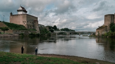Hermann Castle in Narva, Estonia, on the left faces Ivangorod Fortress in Russia across the Narva River. Hermann Castle in Narva, Estonia, on the left faces Ivangorod Fortress in Russia across the Narva River.