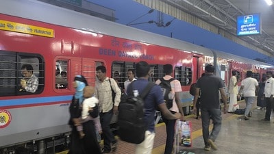 ప్రత్యేక రైళ్ల పొడిగింపు