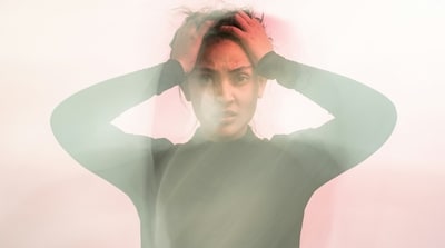 Therapist shares simple strategies to combat overwhelm and stay present, (Unsplash) Therapist shares simple strategies to combat overwhelm and stay present, (Unsplash)