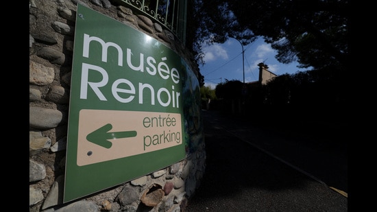 A sign indicates the entrance of the Renoir Museum after four paintings were stolen by thieves in an early-morning break-in, with two recovered nearby, in Cagnes-sur-Mer, on the French Riviera, France. (Photo: REUTERS/Manon Cruz)