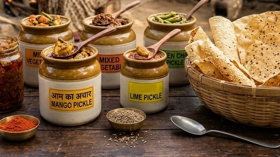 The link between the high intake of dietary salt and stomach cancer risk has been established.