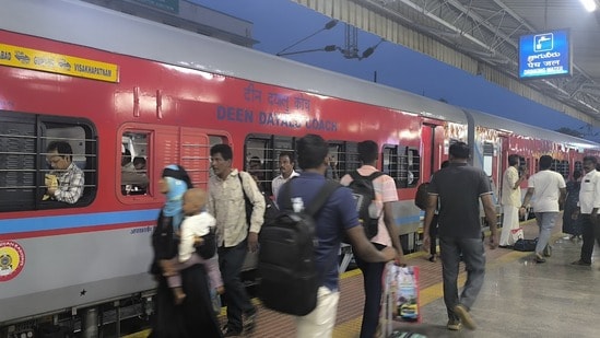 ప్రత్యేక రైళ్ల పొడిగింపు