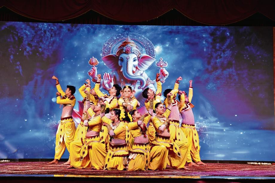 A cultural dance performance brought in energy during the send-off ceremony, A cultural dance performance brought in energy during the send-off ceremony,