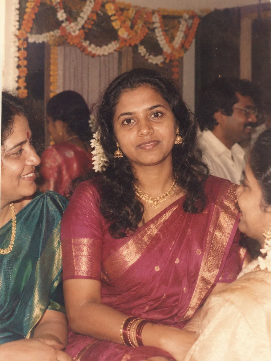 A family wedding photo from 1980s created using AI. (ChatGPT) A family wedding photo from 1980s created using AI. (ChatGPT)