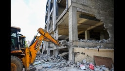 Noida demolishes 5-storey ‘illegal’ commercial complex in Hajipur Noida demolishes 5-storey ‘illegal’ commercial complex in Hajipur