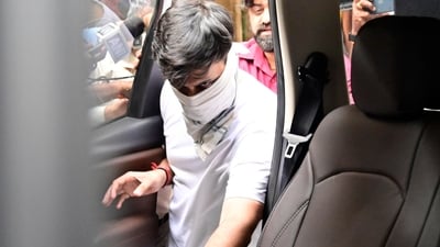 A search of Parikh’s residence in Khar allegedly led to the recovery of several forged English-language documents linked to the PMO. Investigators also examined his mobile phone and found searches connected with drafting PMO correspondence, the court was told. (Anshuman Poyrekar/HT Photo)