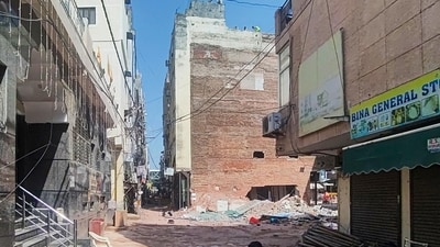 A five-storey building that housed a PG collapsed in Delhi's Satya Niketan area, killing at least seven people, most of them students. (HT Photo/ Vipin Kumar) A five-storey building that housed a PG collapsed in Delhi's Satya Niketan area, killing at least seven people, most of them students. (HT Photo/ Vipin Kumar)