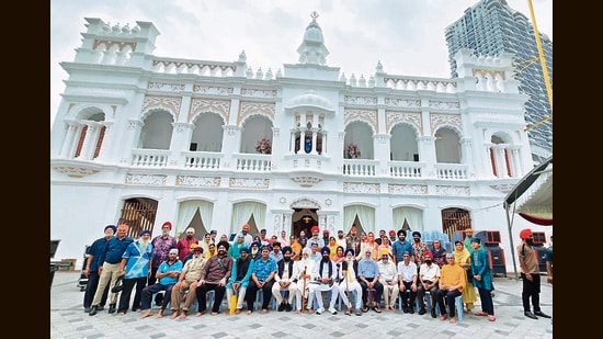 Akal Takht acting jathedar Giani Kuldeep Singh Gargaj performed the enshrinement of the Guru Granth Sahib at the Wadda Gurdwara Sahib in Penang, Malaysia, on Saturday. (HT Photo)