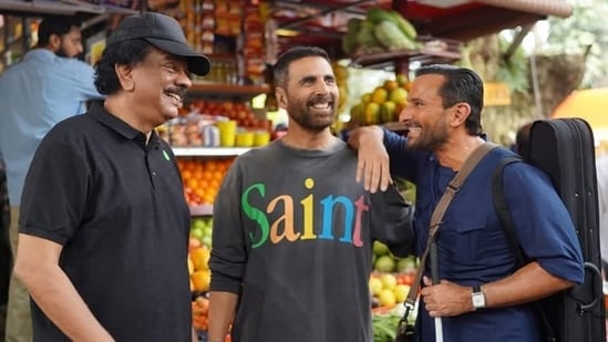 Haiwaan box office collection day 2: Priyadarshan with Akshay Kumar and Saif Ali Khan on Haiwaan shoot.