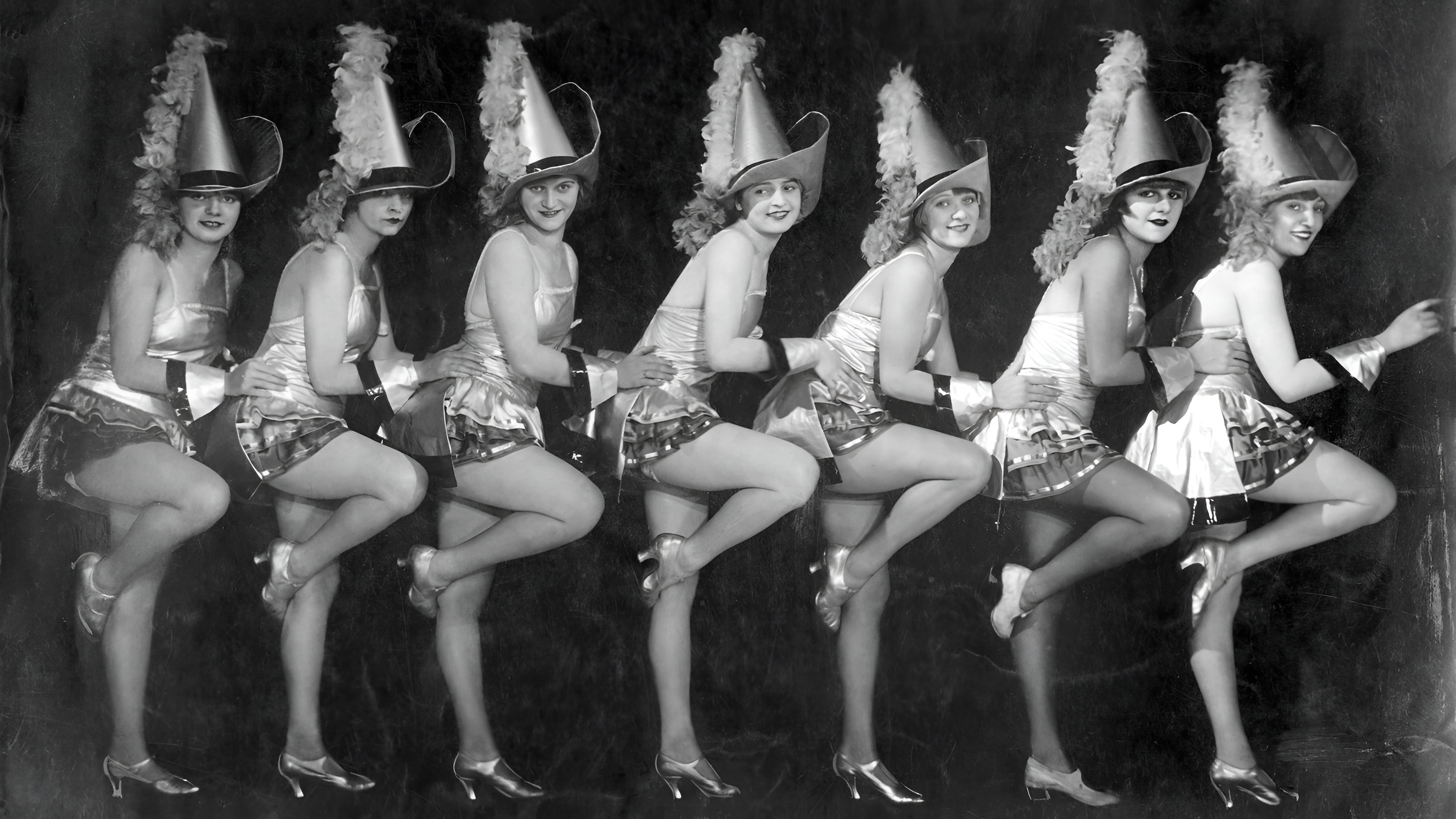 Dancers in Berlin in 1927. In the aftermath of World War 1, avant-garde cabarets, bars and dance halls became popular escapes from the defeat, hyperinflation and political instability. (Wikimedia) Dancers in Berlin in 1927. In the aftermath of World War 1, avant-garde cabarets, bars and dance halls became popular escapes from the defeat, hyperinflation and political instability. (Wikimedia)