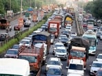 Heavy traffic on the southbound carriageway of the Sion-Panvel highway on Saturday, as people from Mumbai travelled to their home towns for Ganeshotsav. (Bachchan Kumar/ Hindustan Times)