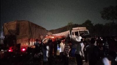 The crash near Jambhulwadi involved two trucks, an Ertiga and an Altroz. The truck owner was taken into custody, while police are looking for the driver.