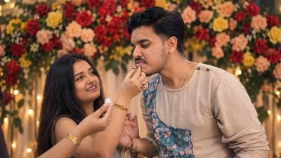 তরুণ কুমারের নাতি ও নাত বউ সৌরভ বন্দ্যোপাধ্যায় ও ত্বরিতা চট্টোপাধ্যায়। তরুণ কুমারের নাতি ও নাত বউ সৌরভ বন্দ্যোপাধ্যায় ও ত্বরিতা চট্টোপাধ্যায়।