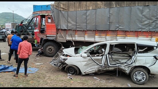 2 killed, 12 hurt after truck rams truck, setting off multi-vehicle collision on Pune-Bengaluru highway