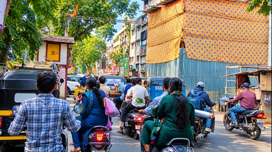 Pandals hinder traffic movement in central Pune
