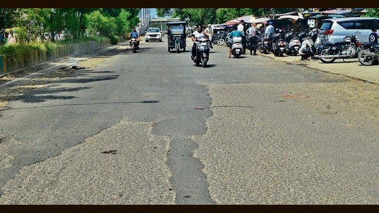 A comprehensive repair of the entire stretch can be taken up only after the pipeline work is completed. (HT Photo)