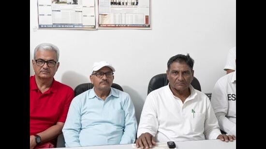 The union leader also demanded that the government create six lakh permanent posts and initiate recruitment to meet the state’s sanitation workforce requirements (HT Photo)