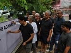 As residents of Thane continue to oppose the proposed Thane Ring Metro project, citizens of Vasant Vihar on Sunday organised a signature campaign to protest against the project. Residents alleged that the Ring Metro project would adversely affect the environment and also compromise the privacy of citizens living in the area. 