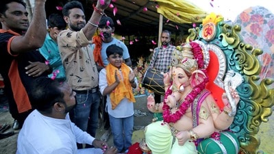 దేశవ్యాప్తంగా ఘనంగా వినాయక చవితి వేడుకలు..
