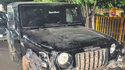 The accused driver abandoned the damaged SUV and fled the sight of  the accident. (HT Photo)