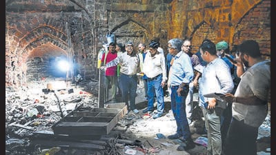 The inspection was carried out at monuments including the Atgah Khan’s tomb and the Tilangani tomb, among others. (Hindustan Times) The inspection was carried out at monuments including the Atgah Khan’s tomb and the Tilangani tomb, among others. (Hindustan Times)