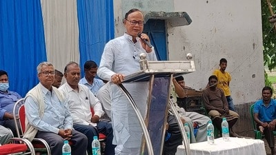 বসুনিয়ার দাবি, বর্তমানে এনসিপিআইয়ের মোট ২০ জন সাংসদের মধ্যে ১৭ জন একসঙ্গে বিজেপিতে যোগ দেবেন। বসুনিয়ার দাবি, বর্তমানে এনসিপিআইয়ের মোট ২০ জন সাংসদের মধ্যে ১৭ জন একসঙ্গে বিজেপিতে যোগ দেবেন।