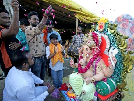 దేశవ్యాప్తంగా ఘనంగా వినాయక చవితి వేడుకలు..