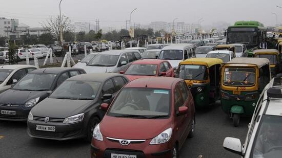 According to the advisory, if traffic pressure increases at the Expo Mart roundabout, vehicles approaching the roundabout from Galgotia Cut towards the IFS Villa, located in Sector Chi-2, will be diverted. (HT Archive)