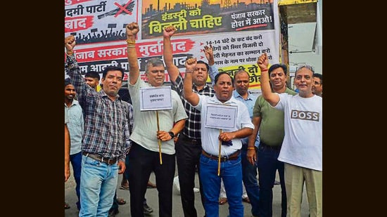 Around 1,500 people participated in the protest. (Gurpreet Singh/HT)