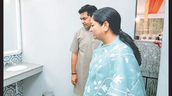 CM Gupta made the announcement while inaugurating a newly built public convenience complex at Labour Chowk in Singalpur (HT)